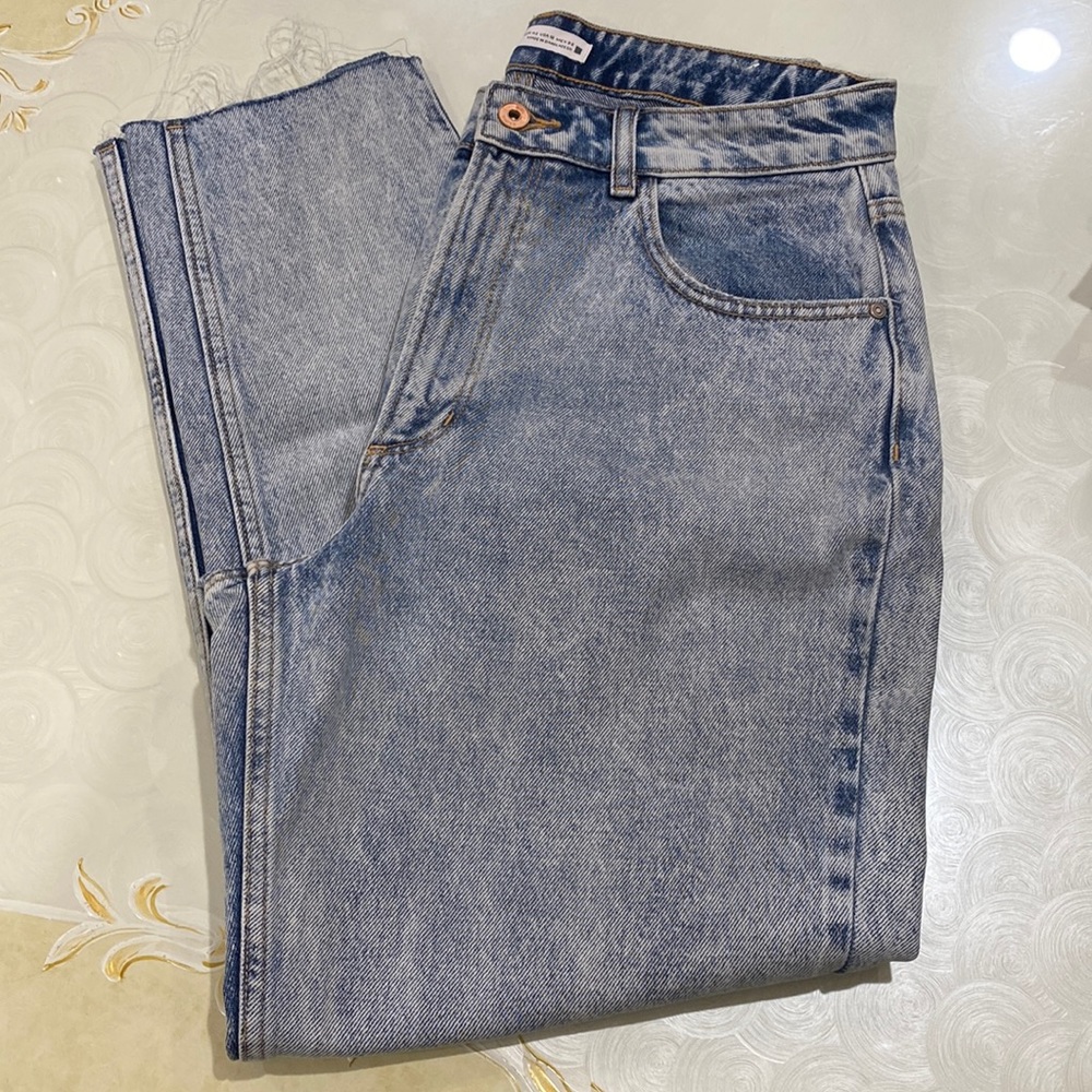 Zara Medium/Light Wash High Waisted Mom Jean